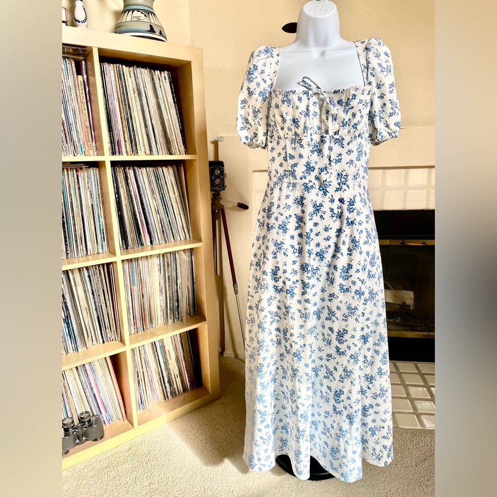 Charming Floral Blue and White Women's Maxi Dress